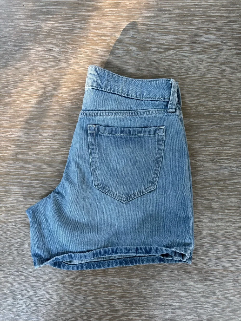 NEW Hollister Co Women’s light wash low rise baggy denim jean shorts size 0 25